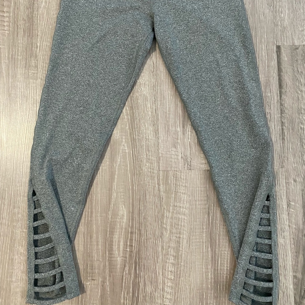 NEW! Kohl’s- Leggings (Small)